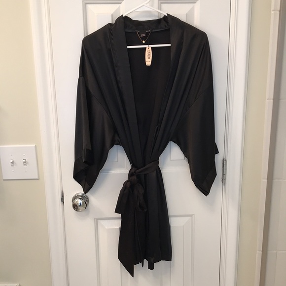 Victoria Secret black satin robe - Picture 3 of 4